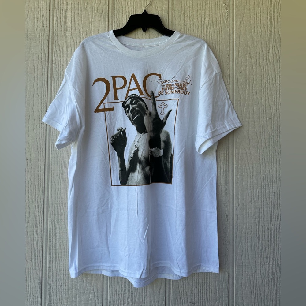 2 PAC Be Somebody Graphic T-Shirt